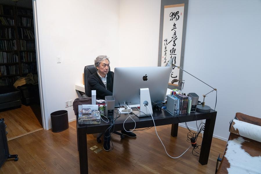 辻仁成さんが主幹のネット配信に原稿を書いています。御覧ください。
www.designstoriesinc.com
右の書は、福沢諭吉先生の「独立自尊進新世紀」です。