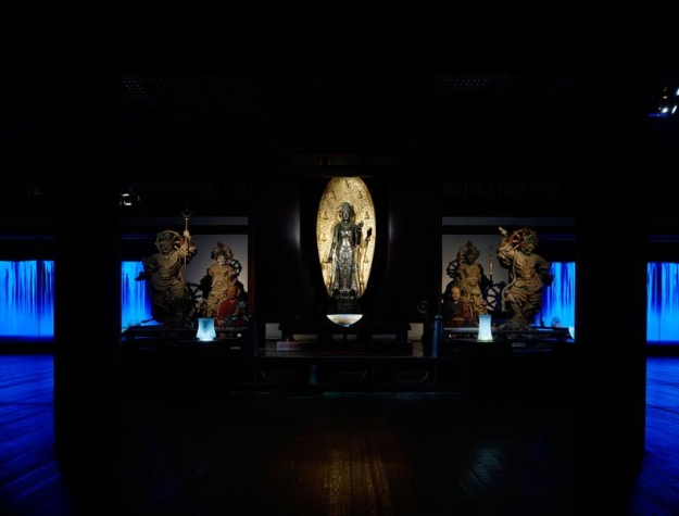 薬師寺東院堂「水と光の幻想」展